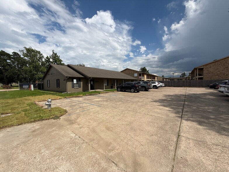 More Photos Of 4749 Odom Rd, Beaumont Office For Sale