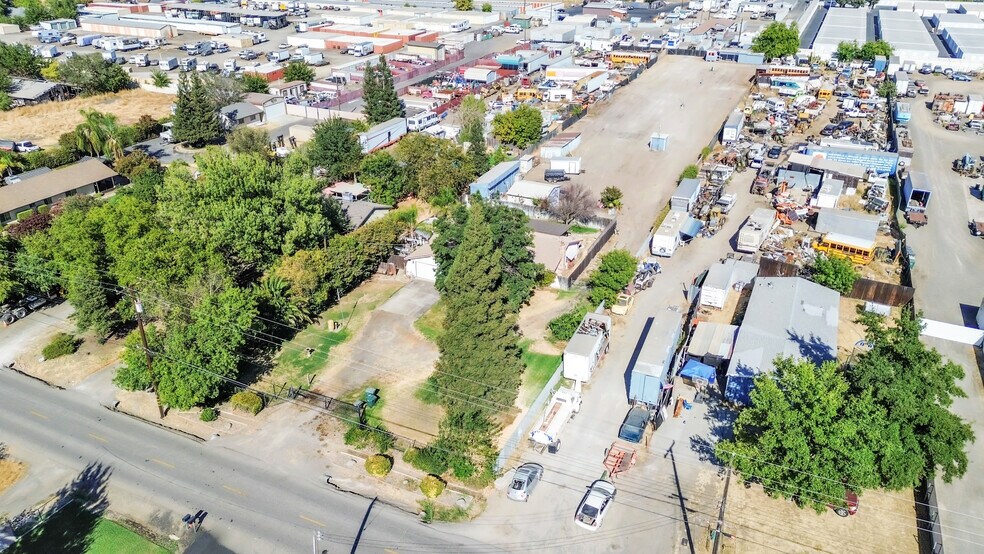 More Photos Of 7028 26th St, Rio Linda Industrial For Sale