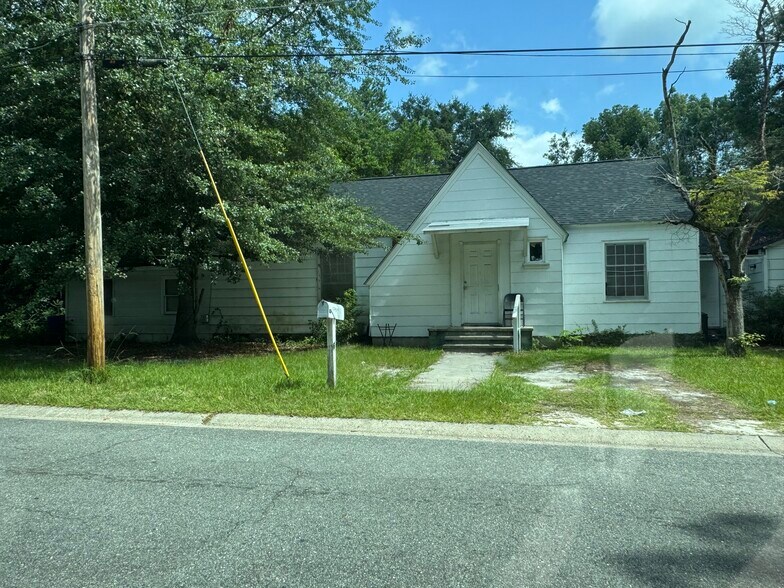 More Photos Of 1480 Park Ave, Waycross Apartments For Sale