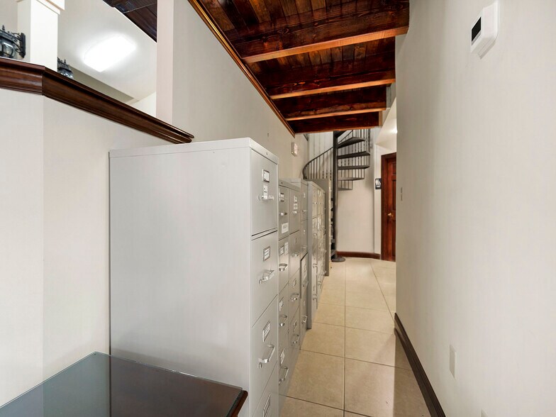 More Photos Of 11050 N Kendall Dr, Miami Loft Creative Space For Sale