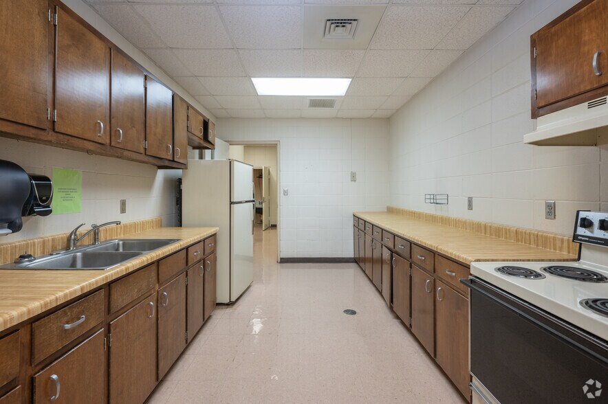 More Photos Of 3200 W Meighan Blvd, Gadsden Medical For Lease