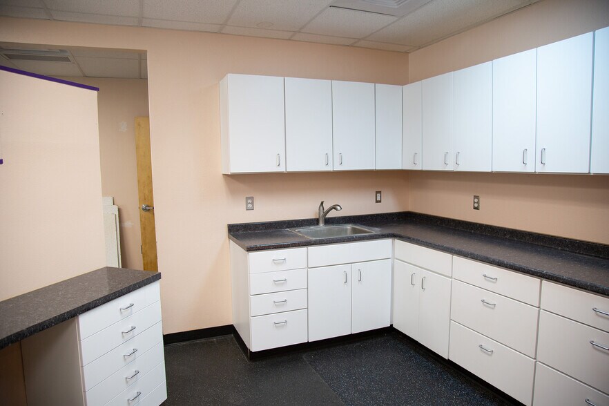 More Photos Of 5 Camino Karsten, Algodones General Retail For Lease