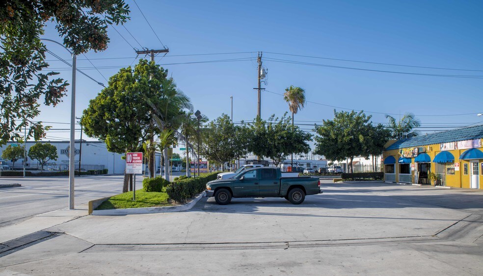 More Photos Of 16502 S Main St, Gardena General Retail For Sale