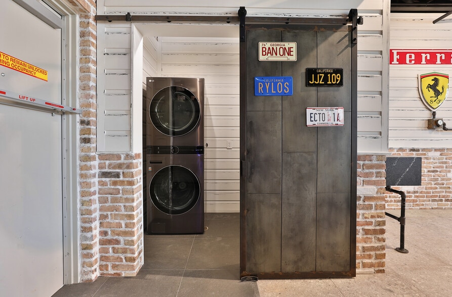 More Photos Of 1435 FM 1463 Rd, Katy Showroom For Sale