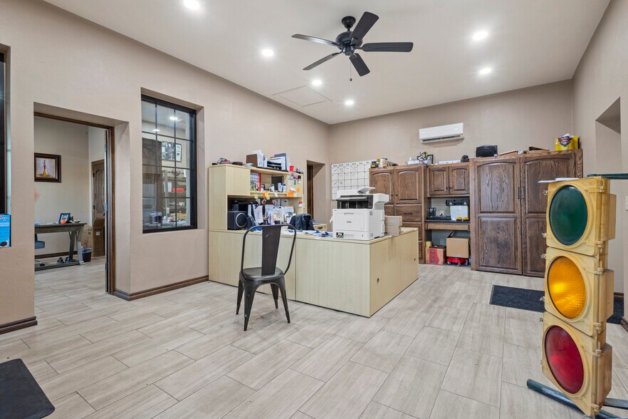 More Photos Of 312 Main St, Weatherford Land For Sale
