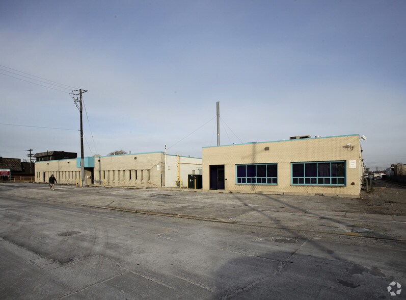 More Photos Of 212-216 Norseman St, Toronto Manufacturing For Lease