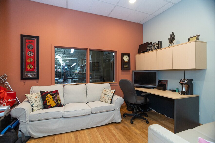 More Photos Of 248 N Leavitt St, Chicago Loft Creative Space For Lease