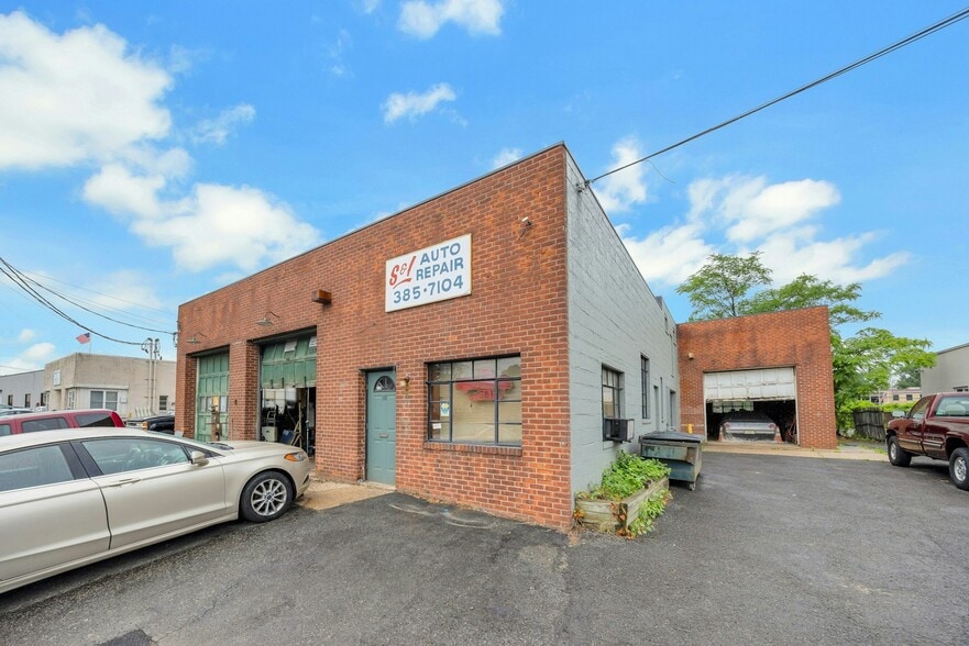 More Photos Of 18 McDermott Pl, Bergenfield Industrial For Sale
