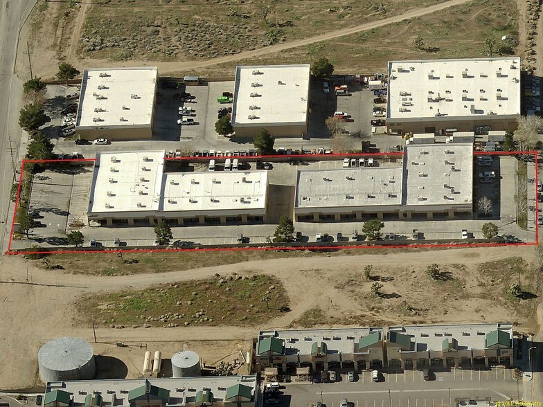 More Photos Of 1051-1055 W Columbia Way, Lancaster Service For Lease