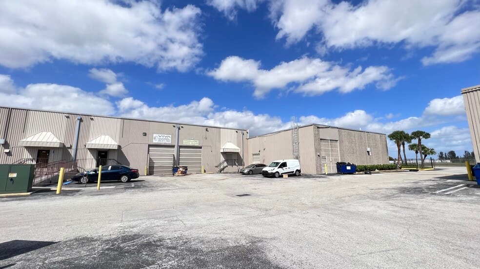 More Photos Of 2930-2960 NW 72nd Ave, Miami Warehouse For Lease