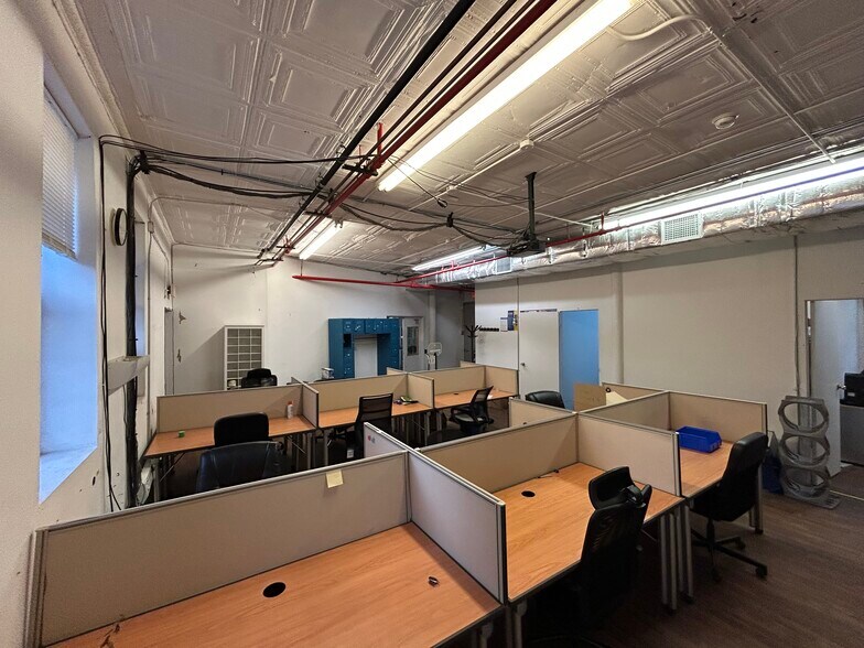 More Photos Of 122-126 18th St, Brooklyn Warehouse For Lease