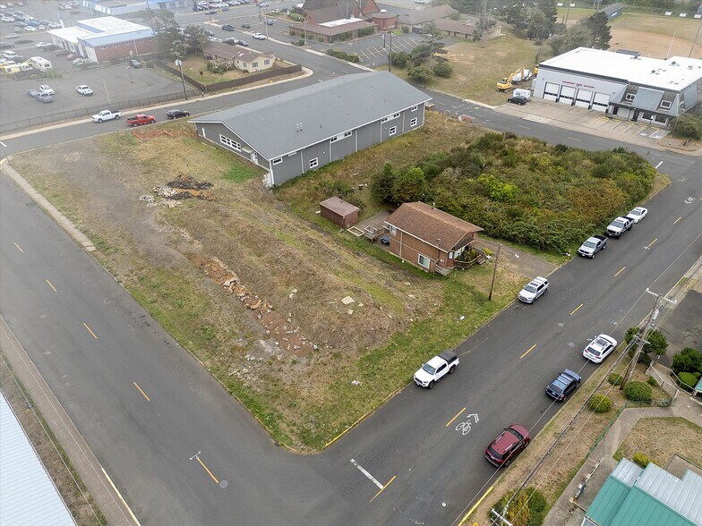 More Photos Of 1025 NW Grove st, Newport Industrial For Sale