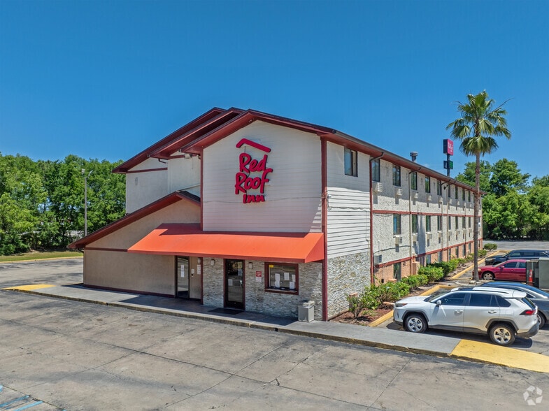 Primary Photo Of 10901 Harts Rd, Jacksonville Hotel For Sale