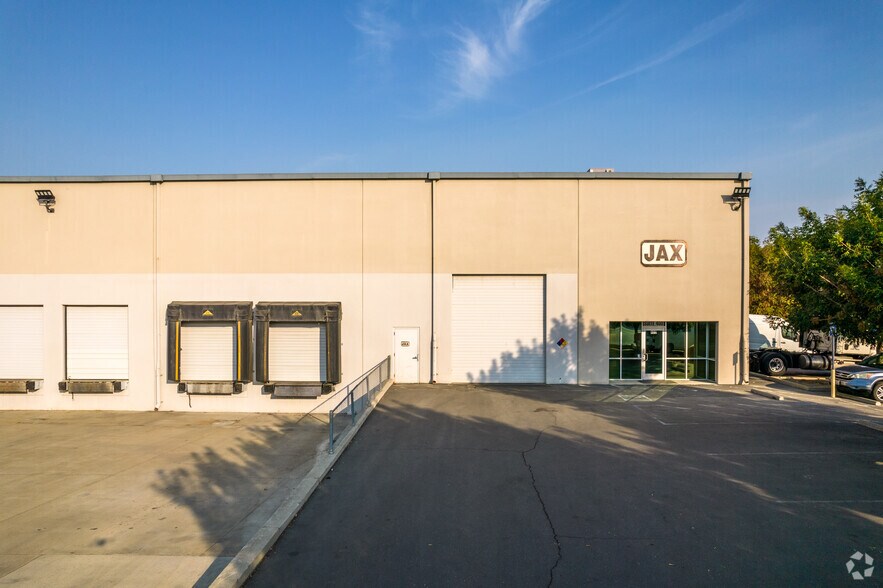 More Photos Of 859 F St, West Sacramento Industrial For Sale