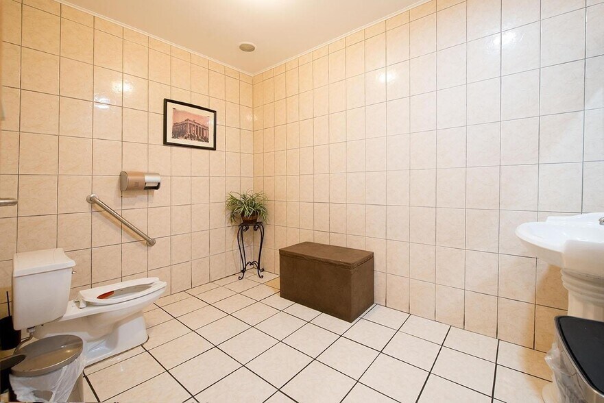 More Photos Of 28 Raceway Rd, Monticello Restaurant For Sale