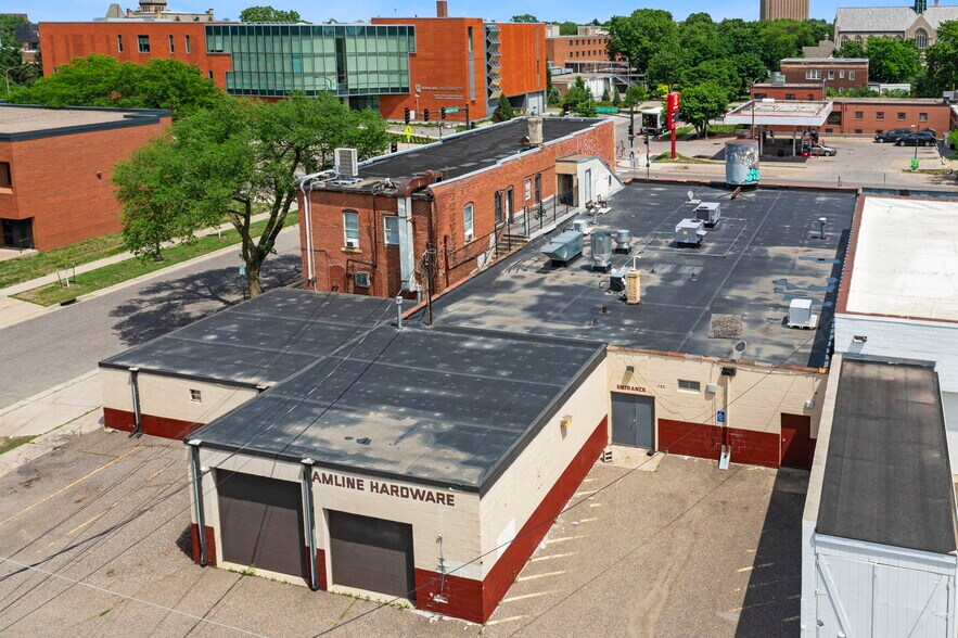 More Photos Of 755 N Snelling Ave N, Saint Paul Storefront For Lease