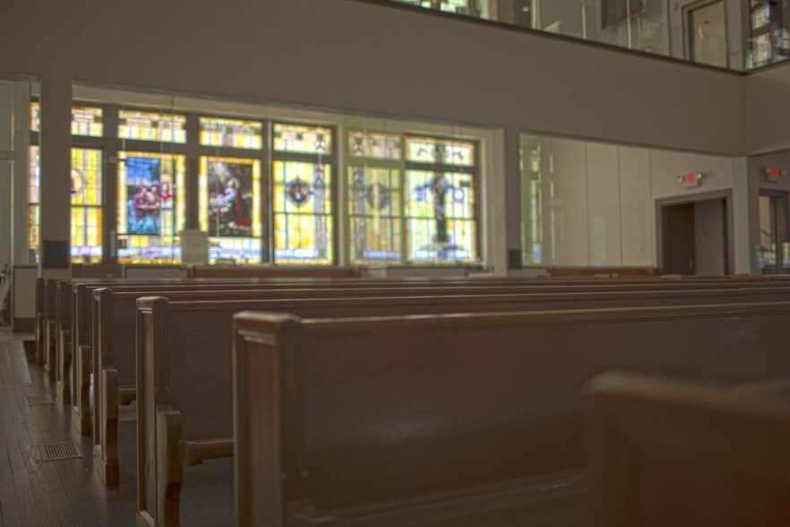 More Photos Of 300 N Walnut Ave, Oklahoma City Office For Sale