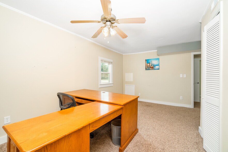 More Photos Of 1113 Lennoxville Rd, Beaufort Loft Creative Space For Sale