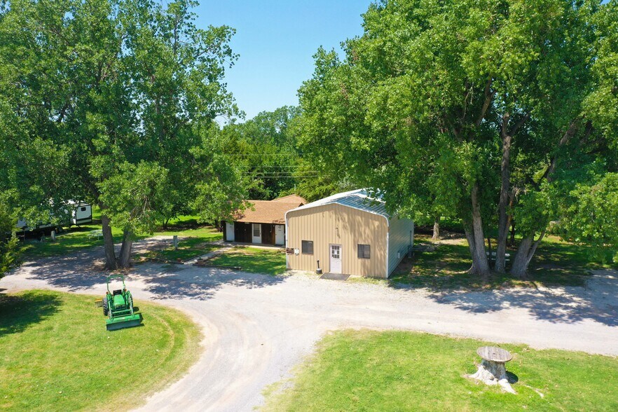 More Photos Of 25338 US Highway 270, Woodward Trailer Camper Park For Sale