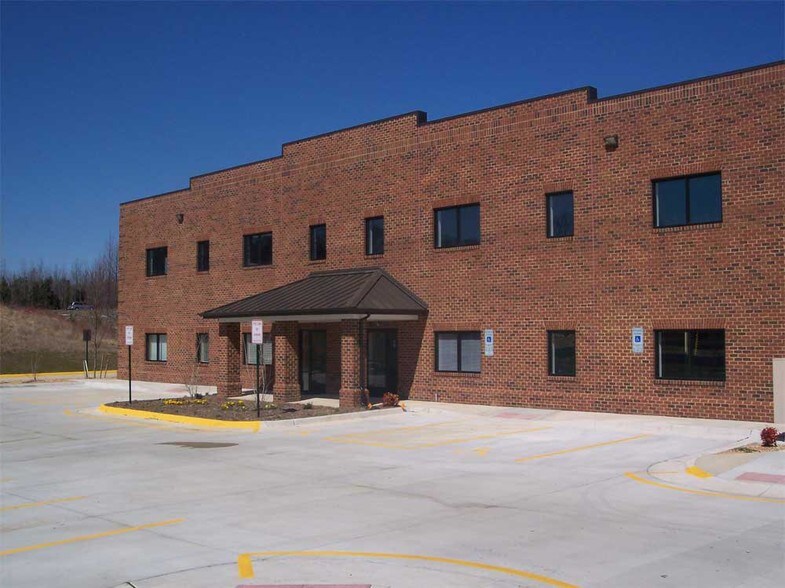 More Photos Of 30 Blackjack Rd, Fredericksburg Warehouse For Lease