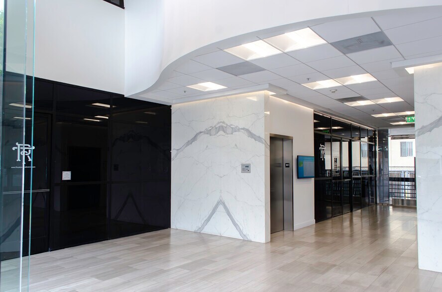 More Photos Of 822 S Robertson Blvd, Los Angeles Loft Creative Space For Lease