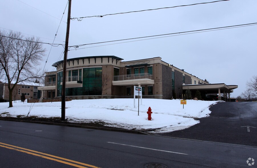 More Photos Of 1045 James St, Syracuse Medical For Lease