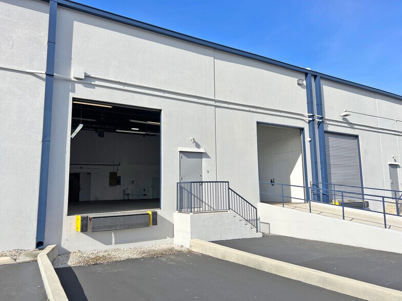 More Photos Of 6500 NW 12th Ave, Fort Lauderdale Distribution For Lease