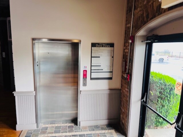 More Photos Of 315 W Solomon St, Griffin Office For Sale