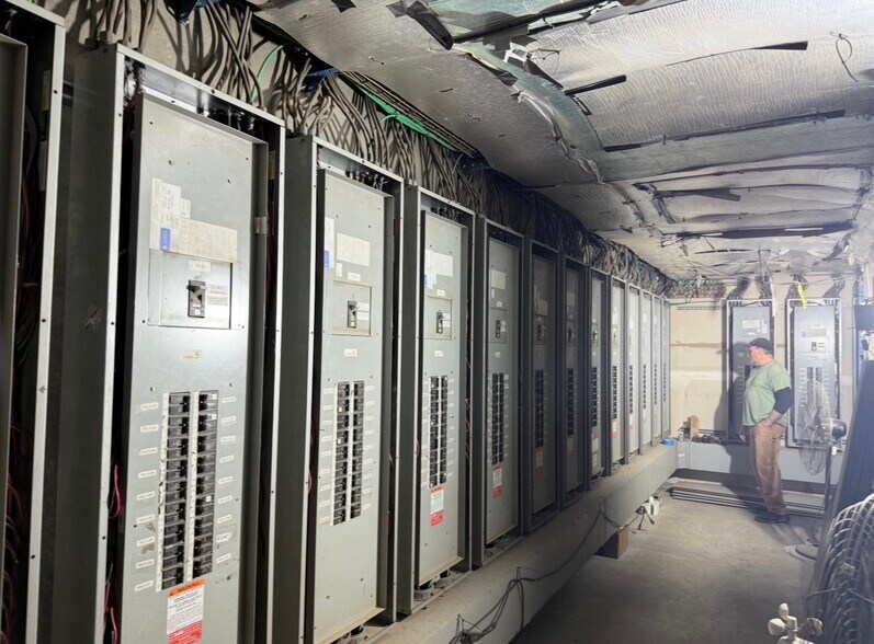 More Photos Of 5803 Patton Blvd, Moses Lake Warehouse For Lease