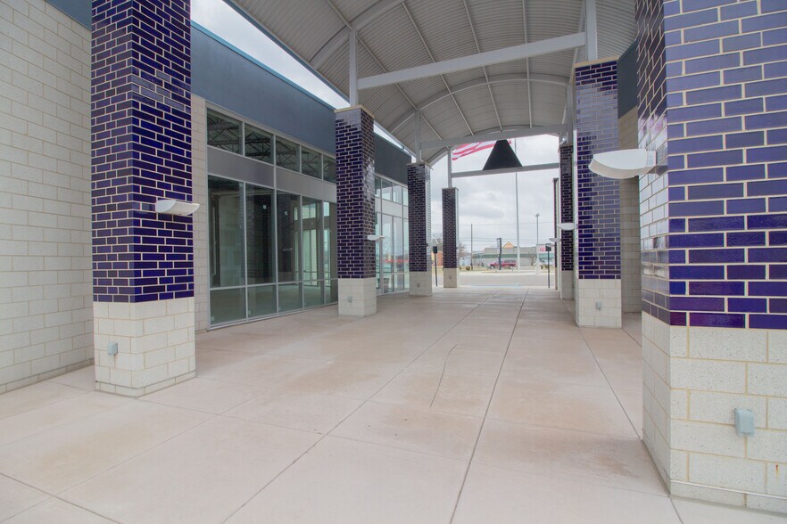 More Photos Of 1307 Centerville Rd, Sturgis Office For Lease