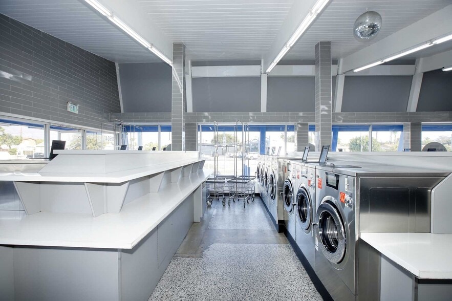 More Photos Of 10504 Victory Blvd, North Hollywood Freestanding For Sale