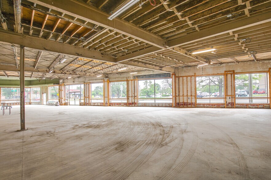 More Photos Of 207 Poythress Street, Hopewell Storefront Retail Office For Lease
