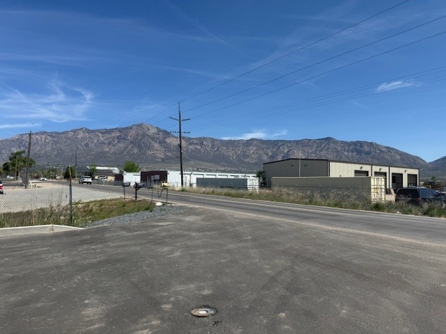 More Photos Of 1597 N 750 W, Harrisville Showroom For Lease