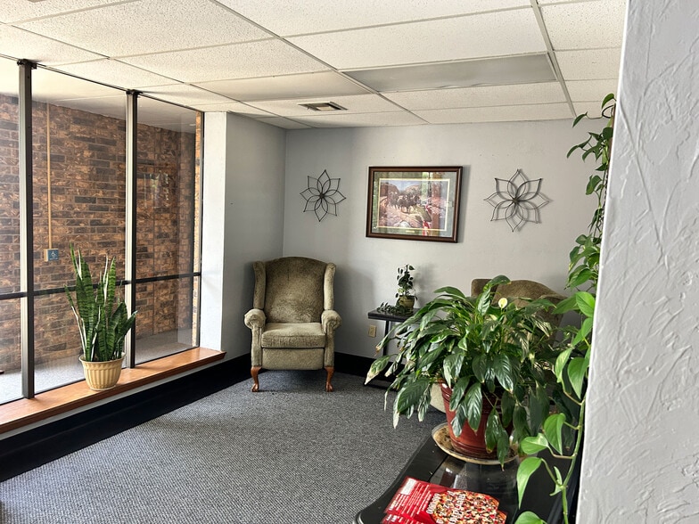 More Photos Of 1917 S Harvard Dr, Oklahoma City Office For Lease