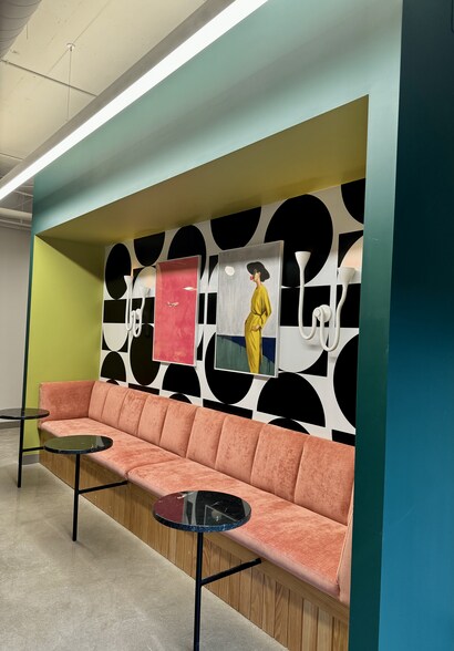 More Photos Of 2001 Killebrew Dr, Bloomington Unknown For Lease