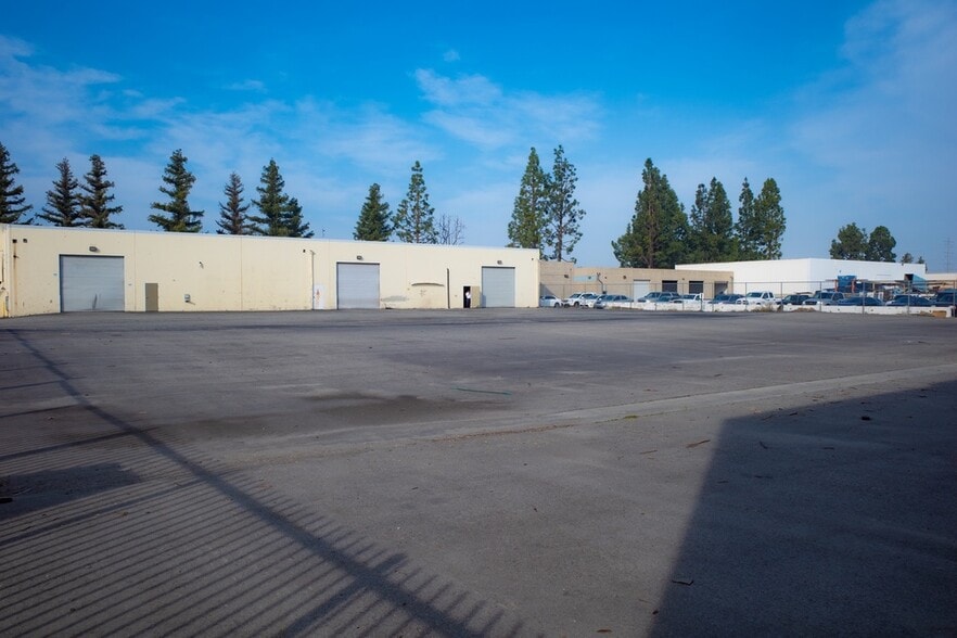 More Photos Of 15085 La Palma Dr, Chino Warehouse For Lease