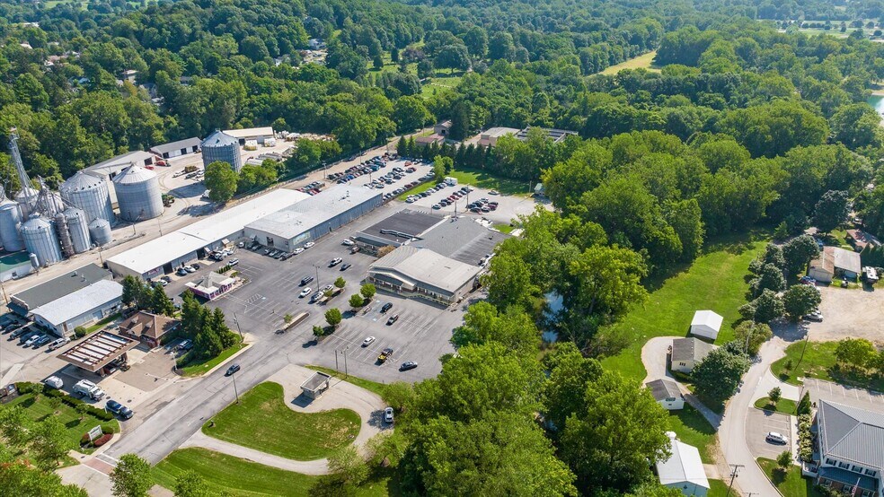 More Photos Of 484 S Main St, Granville Supermarket For Sale