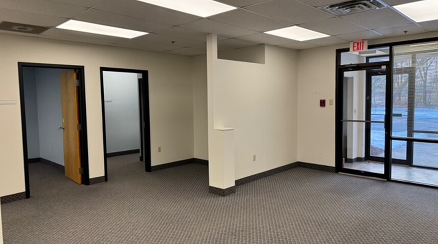 More Photos Of 270 Benton Dr, East Longmeadow Medical For Lease