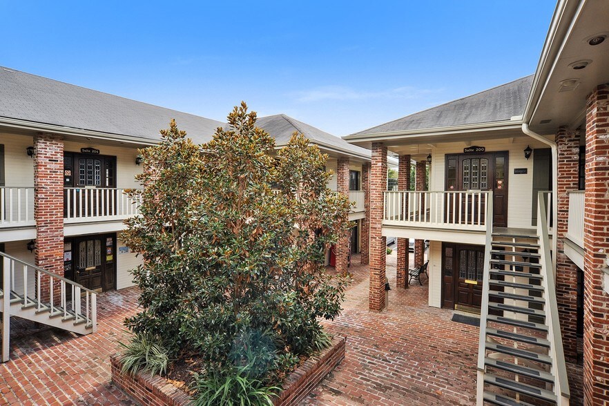 More Photos Of 850 Kaliste Saloom Rd, Lafayette Office Residential For Lease