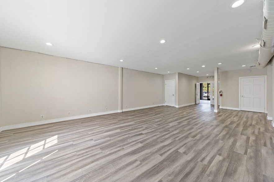 More Photos Of 1230 N Jefferson St, Anaheim Light Distribution For Lease