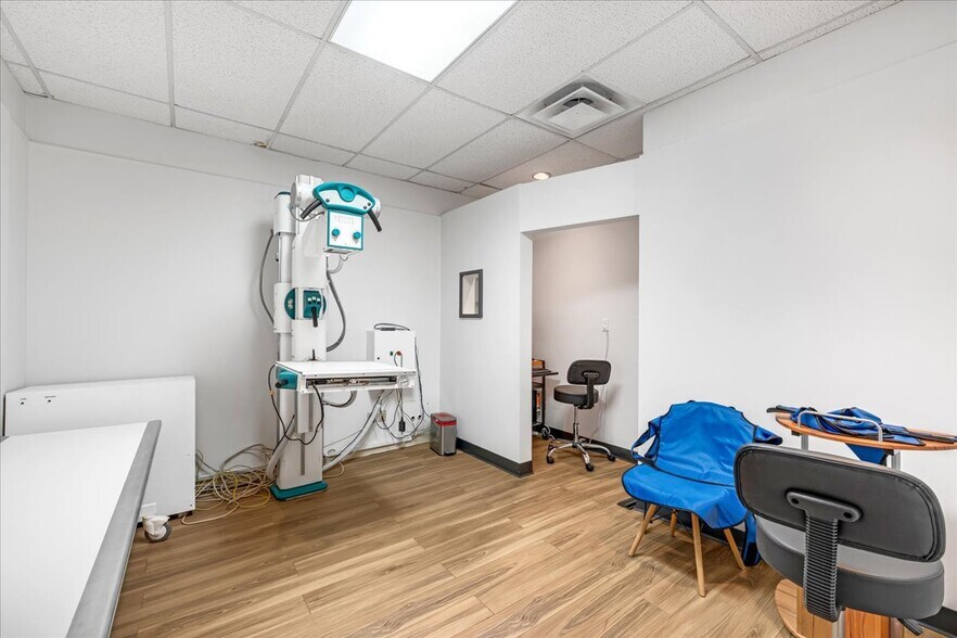 More Photos Of 421 N Broadway, Portland Medical For Sale