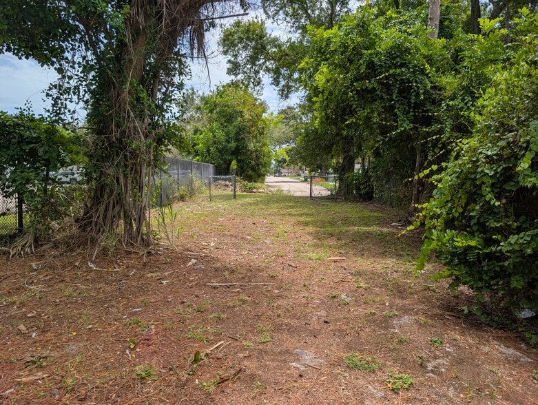 More Photos Of 1531 Delaware Ave, Fort Pierce Freestanding For Sale