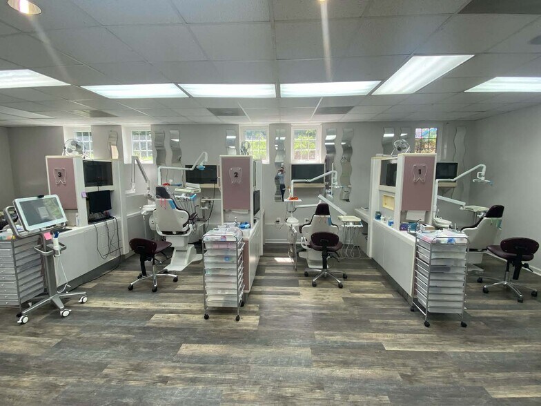More Photos Of 3925 Blenheim Blvd, Fairfax Medical For Lease
