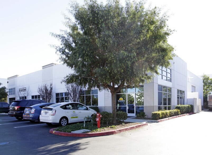 More Photos Of 5 Holland, Irvine Warehouse For Lease