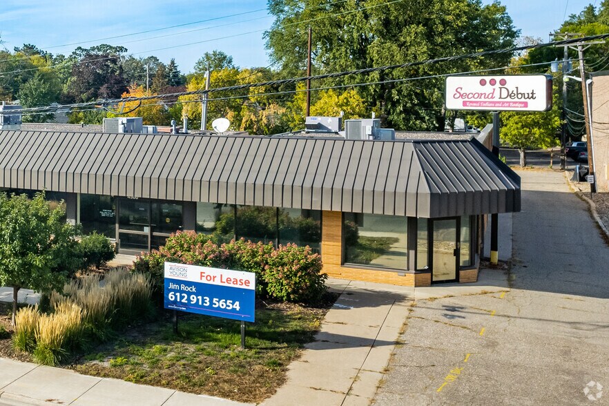 More Photos Of 4300 W 36 1/2 St, Saint Louis Park General Retail For Lease