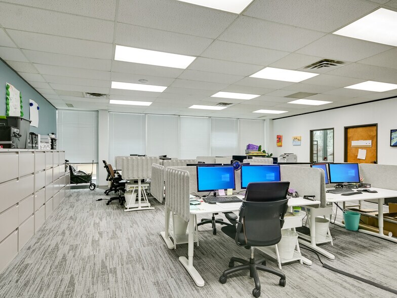 More Photos Of 1106 Clayton Ln, Austin Office For Lease