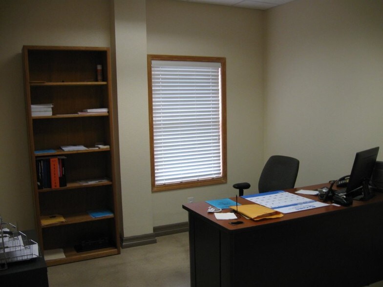 More Photos Of 1300 Universal City Blvd, Universal City Warehouse For Sale