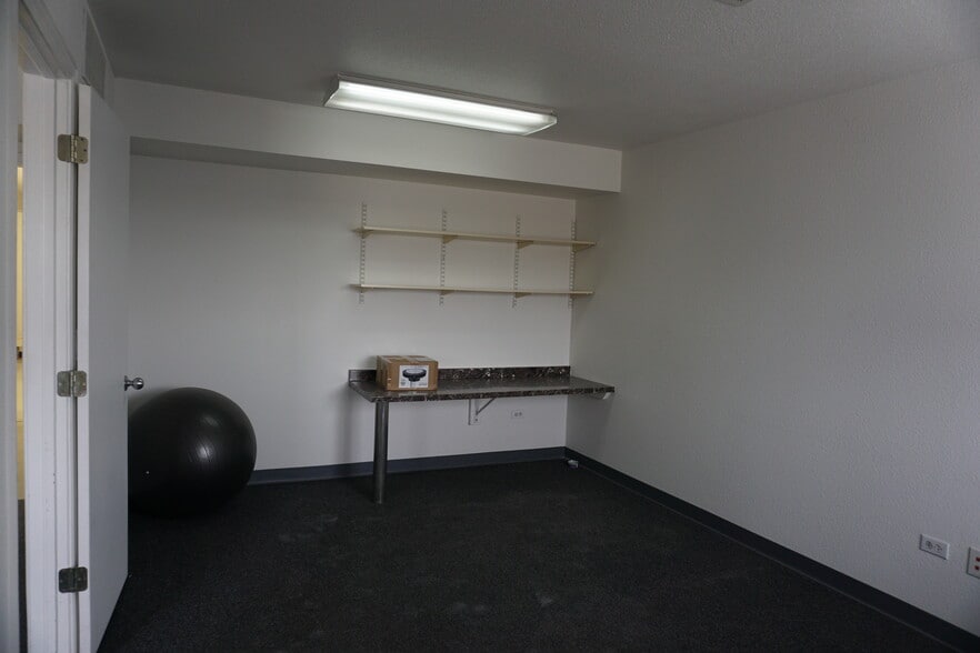 More Photos Of 820 N 9th Ave, Brighton Warehouse For Lease
