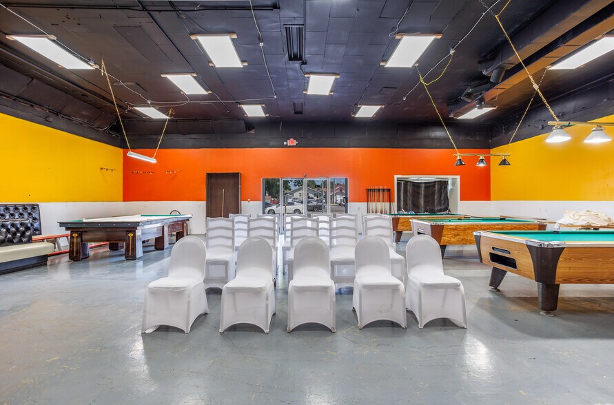 More Photos Of 528 W Clark St, Pasco Restaurant For Sale