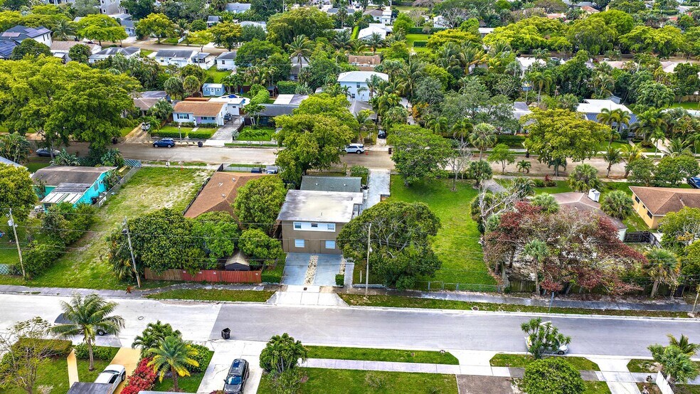 More Photos Of 940 Charles St, West Palm Beach Multifamily For Sale